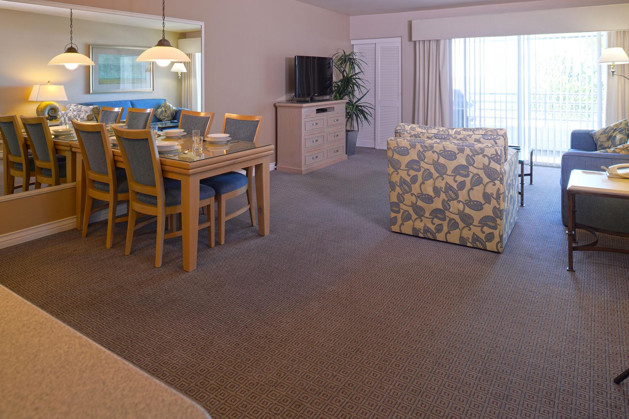 Hilton Vacation Club Riviera & Shores Resort 2*