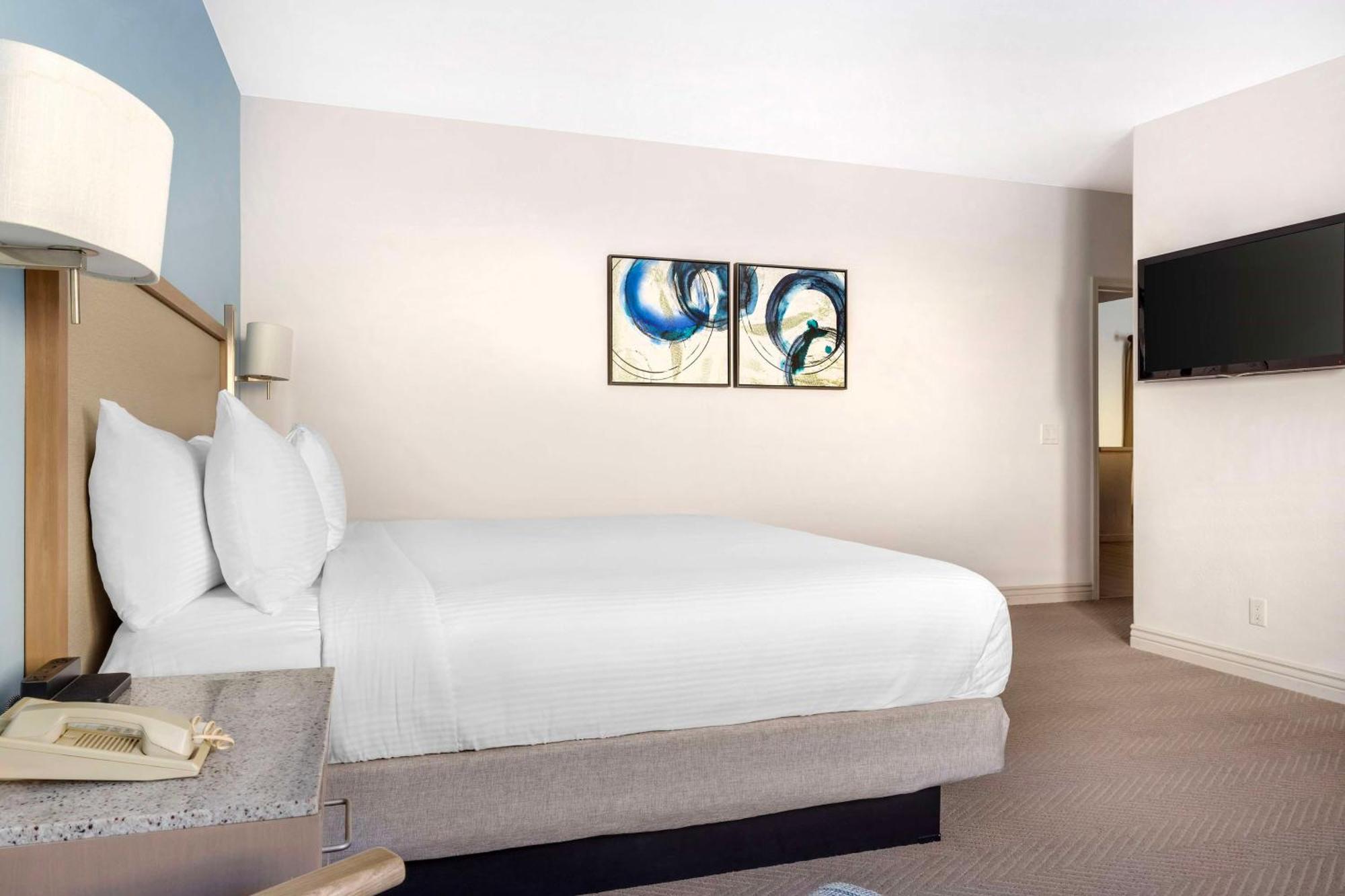 Hilton Vacation Club Riviera & Shores 2*