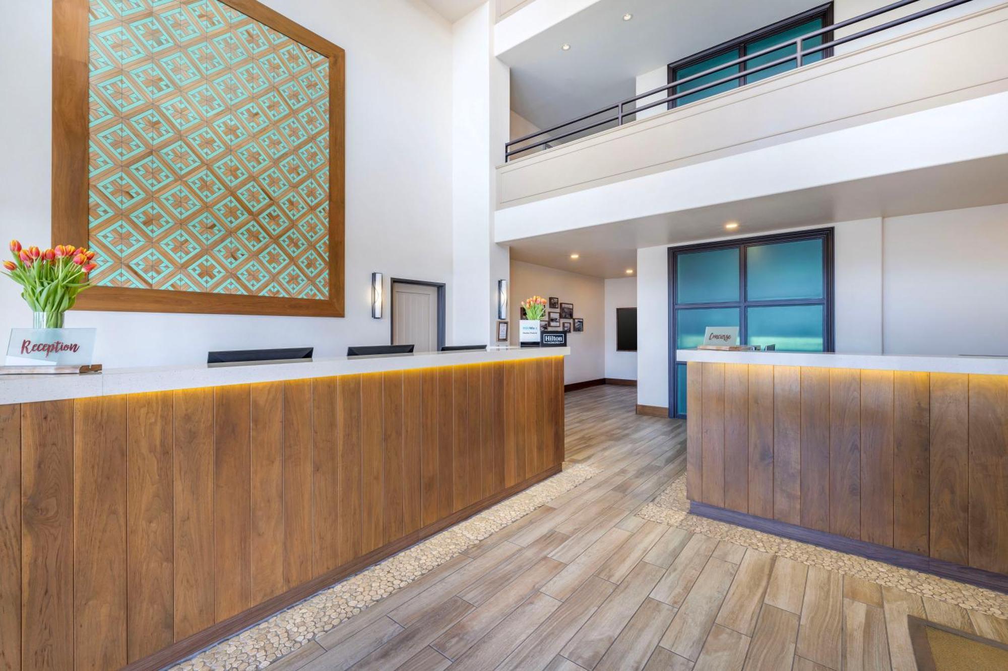 Hilton Vacation Club Riviera & Shores Resort 2*