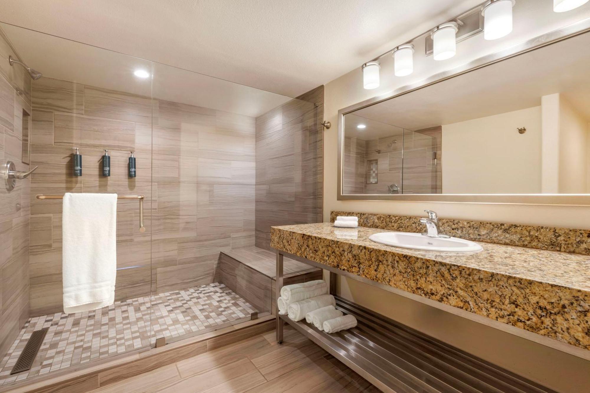 Resort Hilton Vacation Club Riviera & Shores 2*
